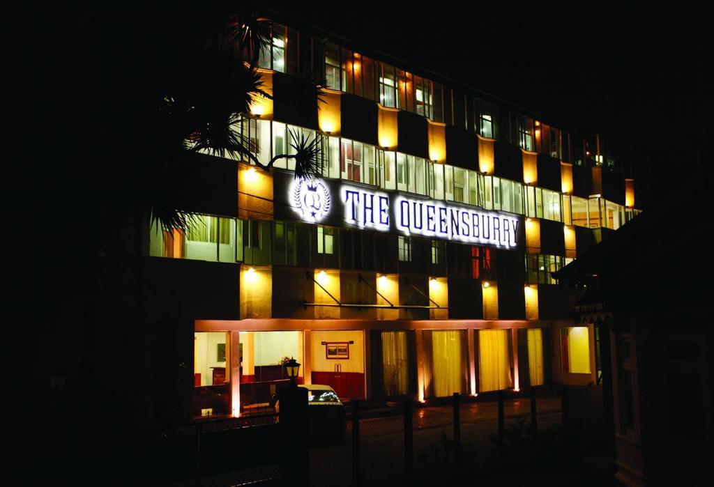 The Queensburry City Hotel Нувара Елия Екстериор снимка